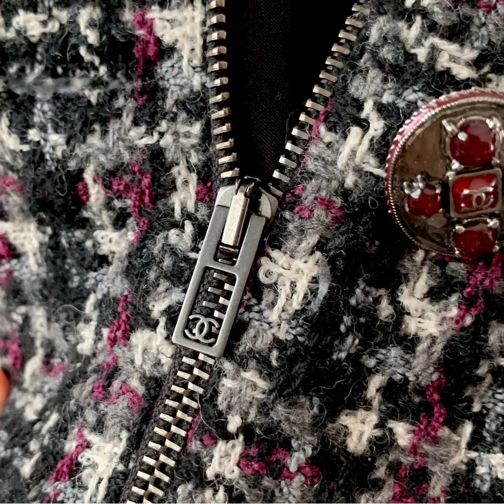 Chanel cc gems button pocket mini skirt wool cashmere knit tweed